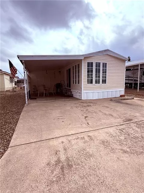 221 Harness Dr, Mission, TX 78572
