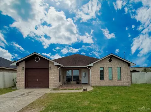 410 Old Stadium Dr, Port Isabel, TX 78578