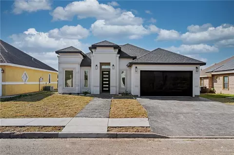 1015 Palmview Cir, Rio Grande City, TX 78582