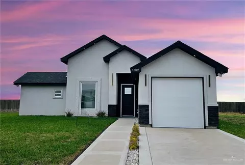 1502 Las Palmas Ave, Hidalgo, TX 78557