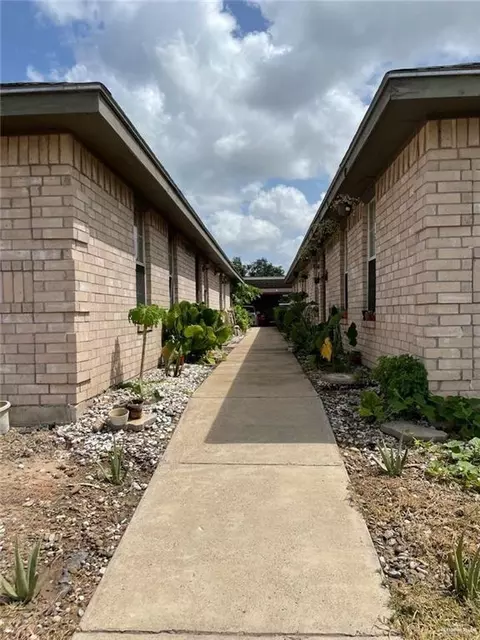 2009 Bracey Ave, Mission, TX 78572