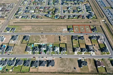 900 Wesley St, Pharr, TX 78577