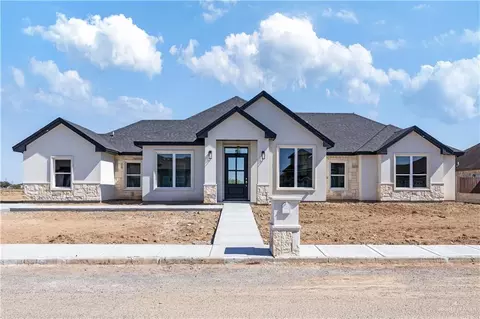 1019 River Bend Dr, Rio Grande City, TX 78582