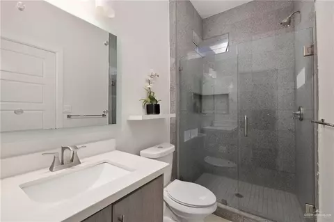 Bath - 801 E Azucar Ave, Pharr, TX 78577 photo 3 of 3