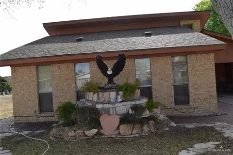 912 Citrus Dr, Alamo, TX 78516