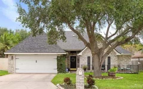 1719 Post Oaks Rd, Edinburg, TX 78539