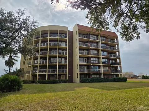 2900 Ashley Dr #202, Pharr, TX 78577
