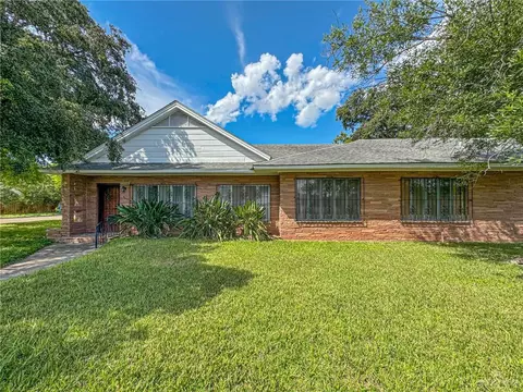 703 E 11th St, Mission, TX 78572