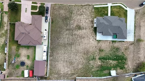 418 Anaqua Dr, Rio Grande City, TX 78582