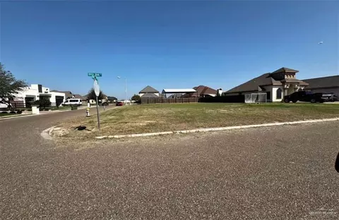 200 River Trail St, Rio Grande City, TX 78582