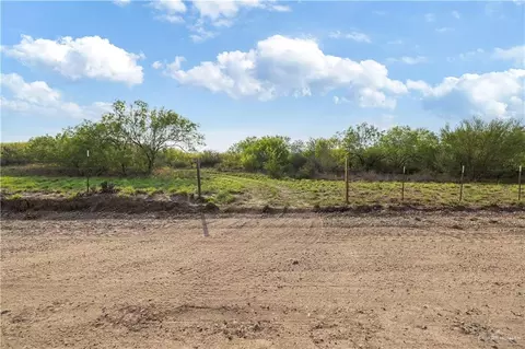 561 Loma Blanca Rd, Rio Grande City, TX 78582