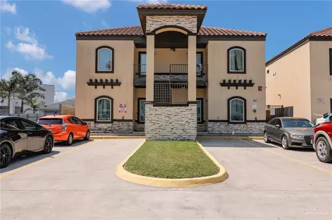 107 E Pike St #2, South Padre Island, TX 78597