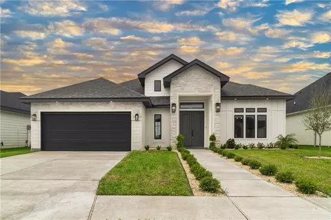 1011 Broken Arrow Dr, Alamo, TX 78516