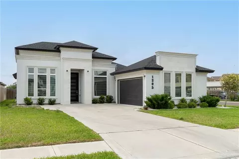 1205 S Santa Fe St, Alton, TX 78573
