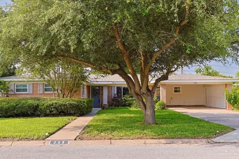 209 W Walnut Ave E, Mcallen, TX 78501