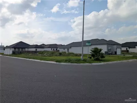 5201 N 42nd St, Mcallen, TX 78504