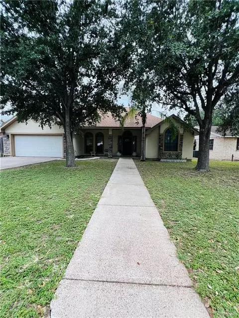2031 Pena St, Mission, TX 78572