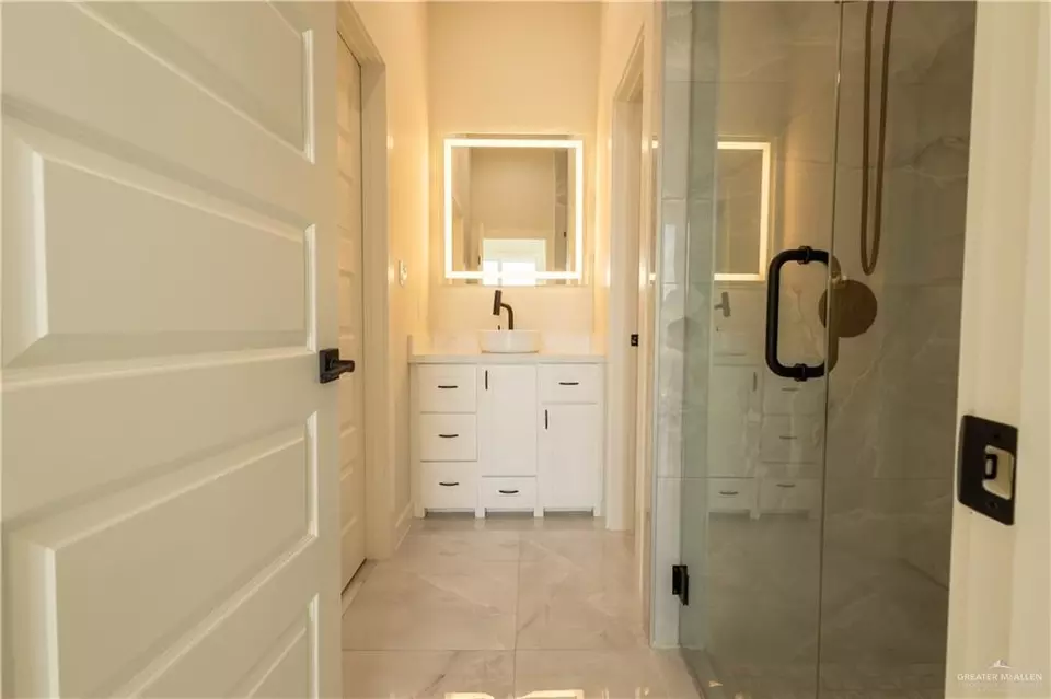 Entry Way - 2320 N Gaytan Ave N, Edinburg, TX 78542 photo 1 of 2