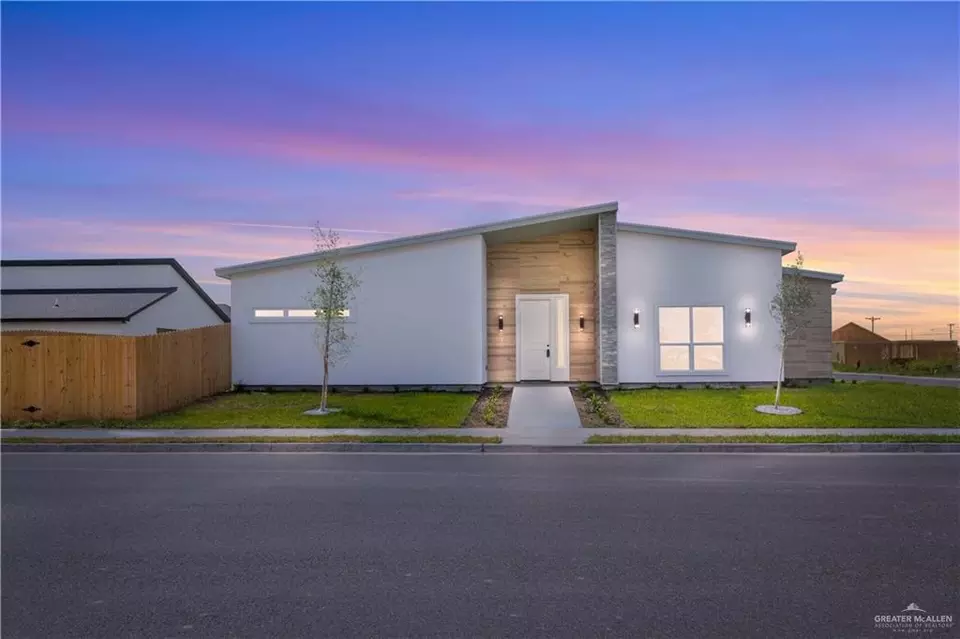 Exterior - 2320 N Gaytan Ave N, Edinburg, TX 78542 photo 1 of 3