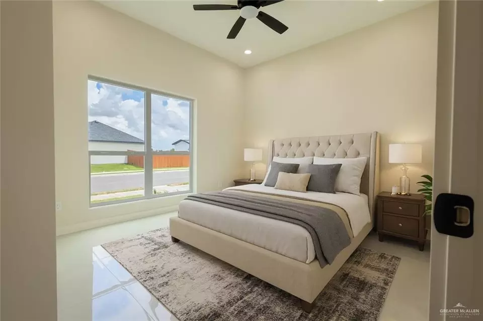 Bedroom - 2320 N Gaytan Ave N, Edinburg, TX 78542 photo 4 of 6