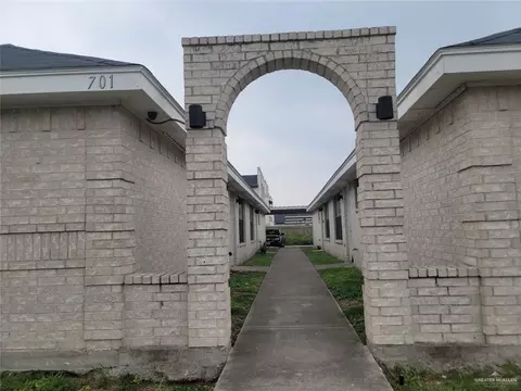 701 W Bronze Dr, Pharr, TX 78577