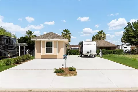 2203 Kingfisher Ln, Mission, TX 78572