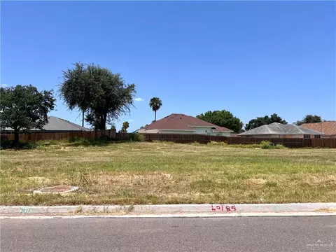 806 La Laguna Rd, Mission, TX 78572