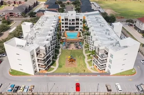 813 Travis St #205, Mission, TX 78572