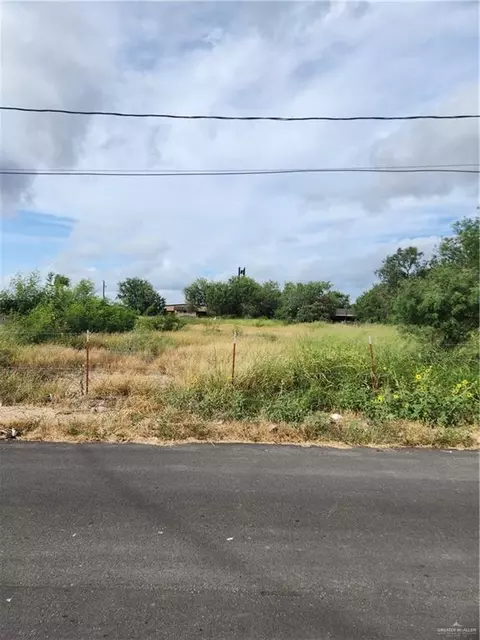 706 1st St, Sullivan City, TX 78595