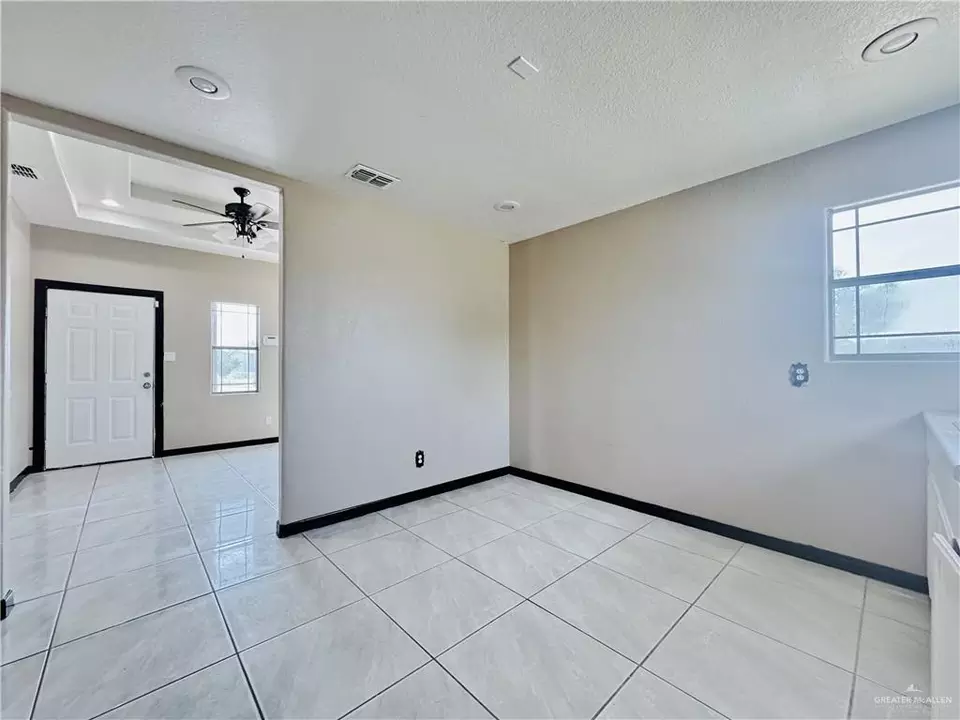 Entry Way - 424 Hawk St, Sullivan City, TX 78595 photo 2 of 3