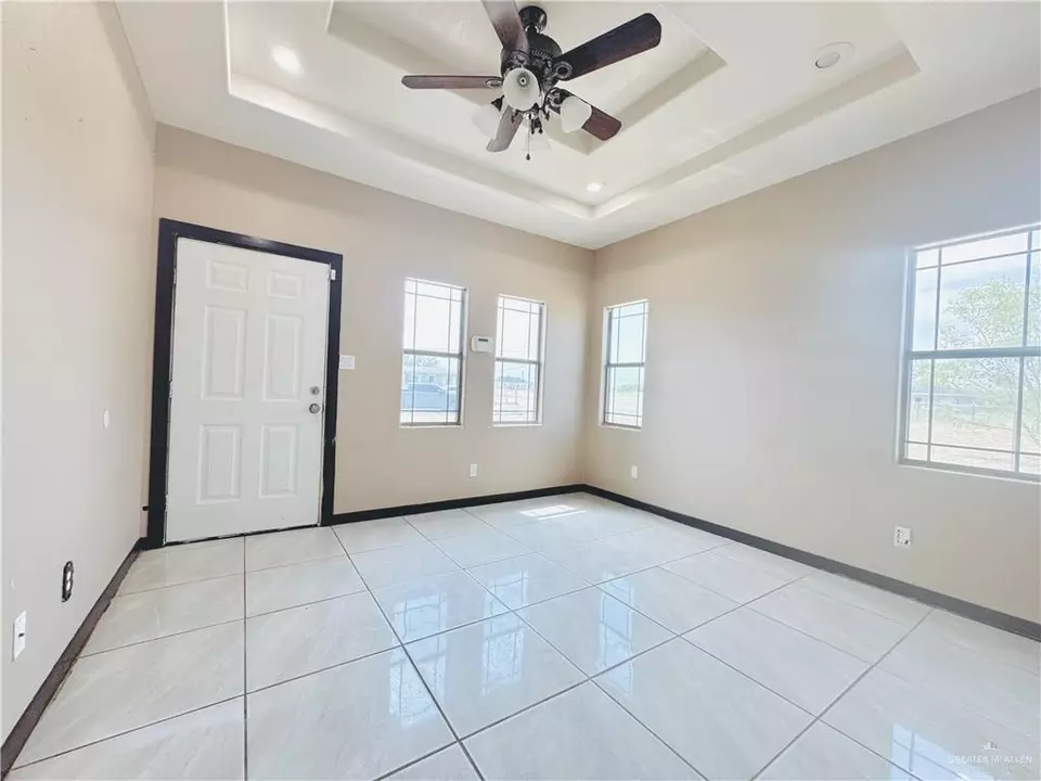 Living - 424 Hawk St, Sullivan City, TX 78595 photo 1 of 3