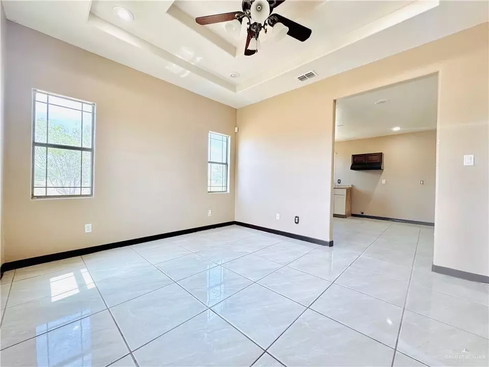 Living - 424 Hawk St, Sullivan City, TX 78595 photo 2 of 3