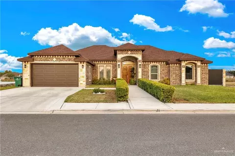 911 Platinum St, Palmview, TX 78572