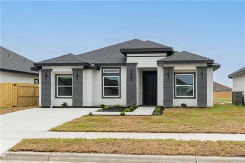 660 Tamarindo Ln, Brownsville, TX 78521