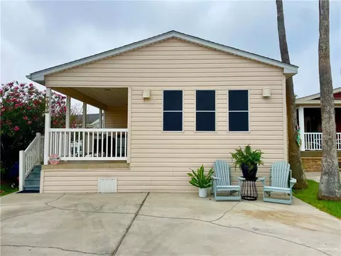 742 E Clam Cir, Port Isabel, TX 78578