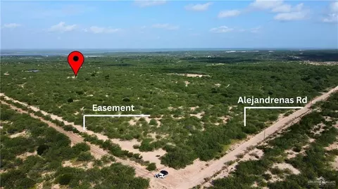 000 Alejandrenas, Zapata, TX 78076