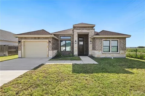 10933 N Sugar Bear Dr, Edinburg, TX 78541