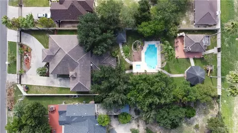 718 E Buchanan Ave, Alton, TX 78573