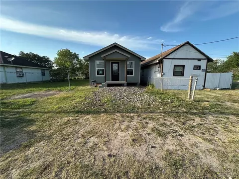 415 W Pablo Layton St, Elsa, TX 78543