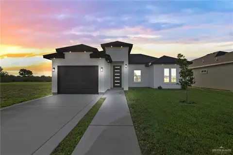 1332 S 9th St, Alamo, TX 78516