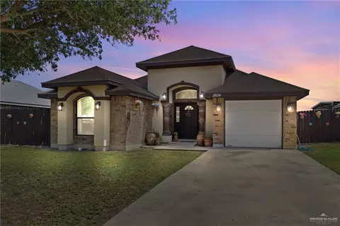 1904 E Hibiscus Ave, Hidalgo, TX 78557