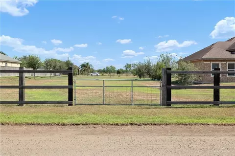 15320 E Davis Rd, Edinburg, TX 78542
