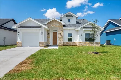 17983 Redwood St, Combes, TX 78552