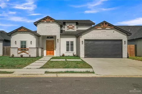 911 Thomas Ln, Alamo, TX 78516
