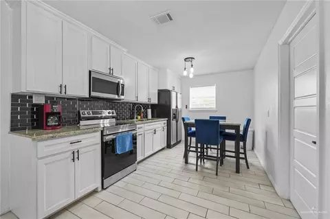 Kitchen - 924 W Garner St, Edinburg, TX 78541 photo 1 of 2