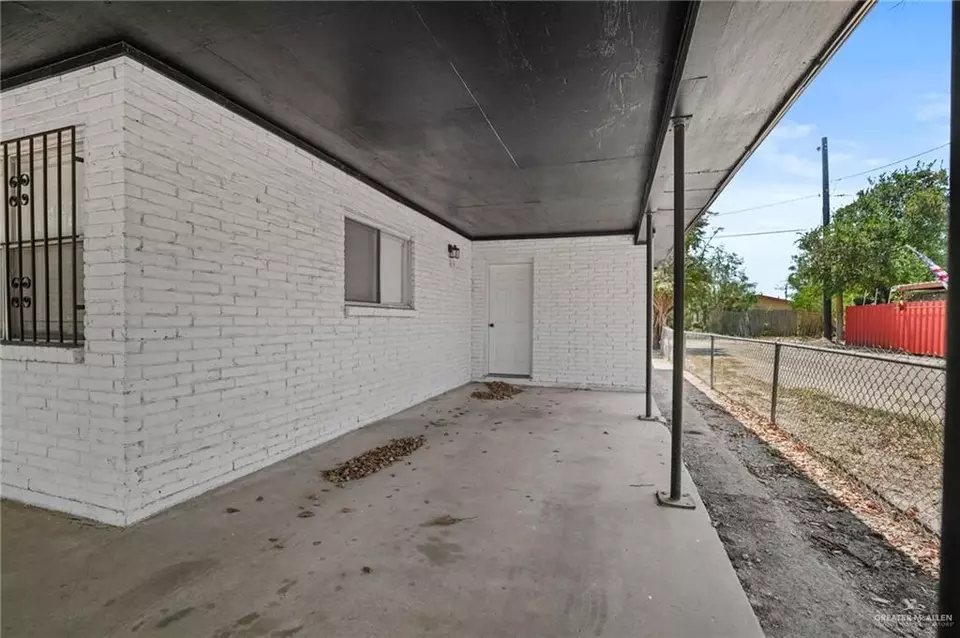 Exterior - 924 W Garner St, Edinburg, TX 78541 photo 3 of 7