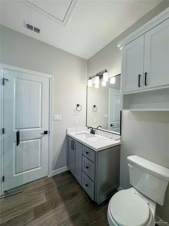 Bath - 3807 Crimson St, Mission, TX 78574 photo 8 of 8