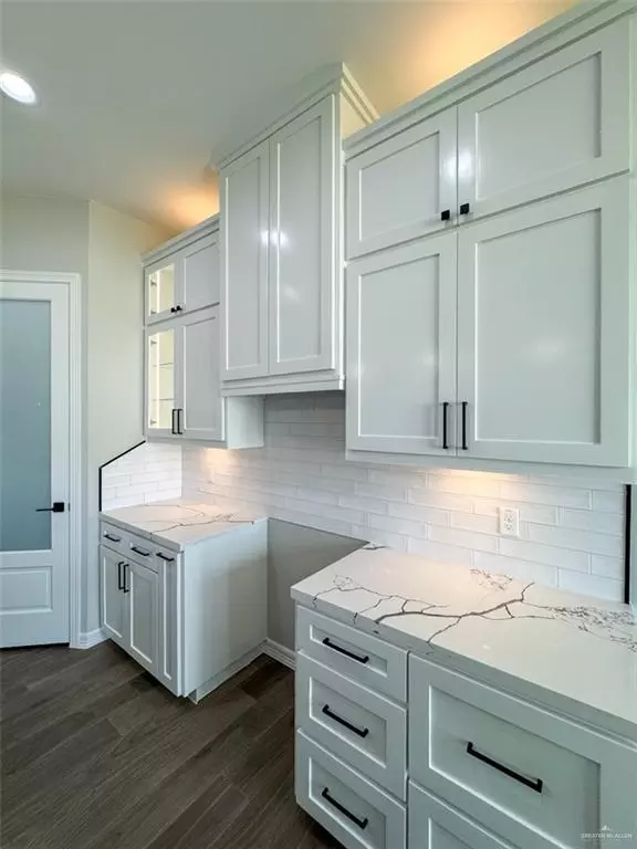 Kitchen - 3807 Crimson St, Mission, TX 78574 photo 4 of 7