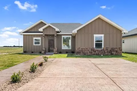 105 Lenon St, Edcouch, TX 78538