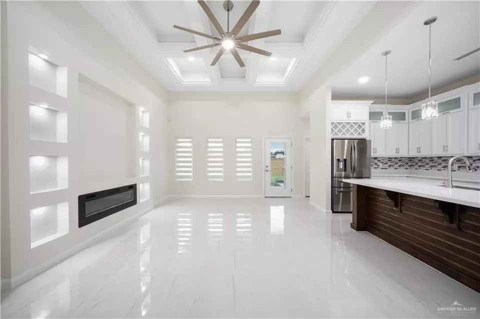  3911 Crimson Ave, Mission, TX 78573 photo 2